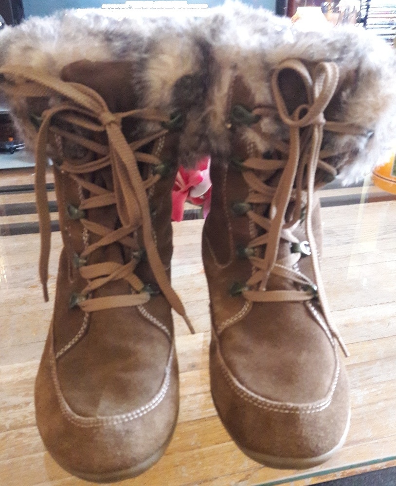 Bass leather boots size 8